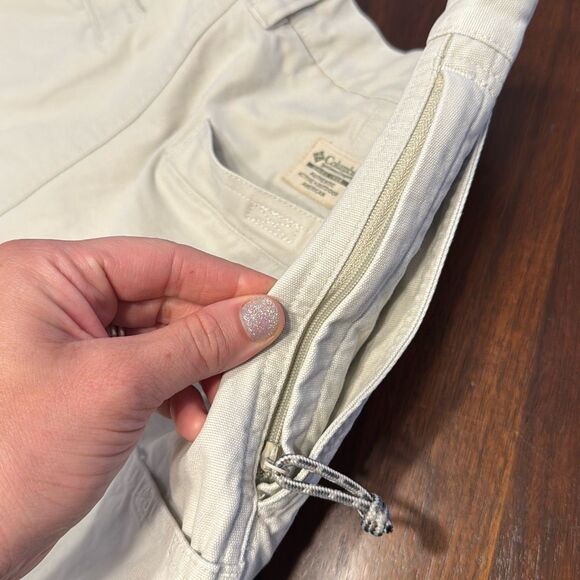 Columbia Light Cream Cargo Utility Shorts Men’s US Waist 34 Inseam 10” - Picture 4 of 7